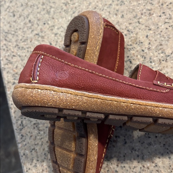 Born Leather Loafers 8 brown. Nice quality shows little wear - Picture 5 of 5